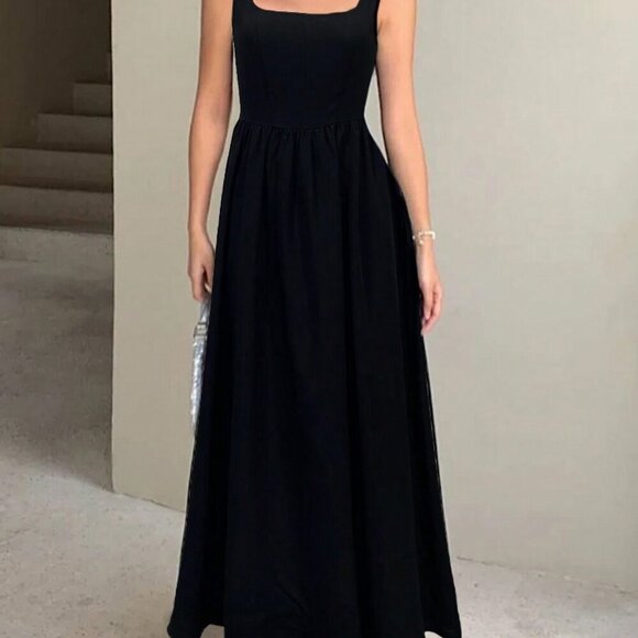 Black Elegant Women's Sleeveless V-Neck Ruffled Waist Fitted Midi Dress - Picture 3 of 4